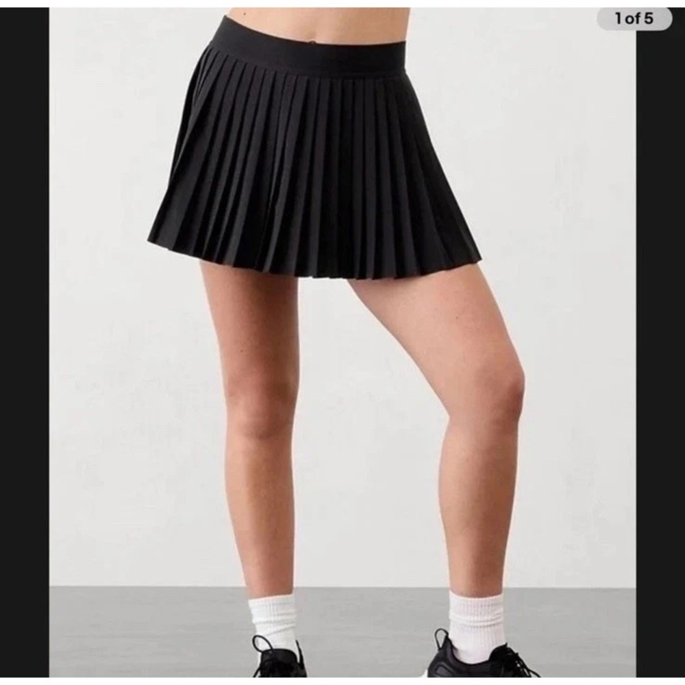 Athleta Match Point Pleated Skort‎ Size XS Black 13.5" High Rise